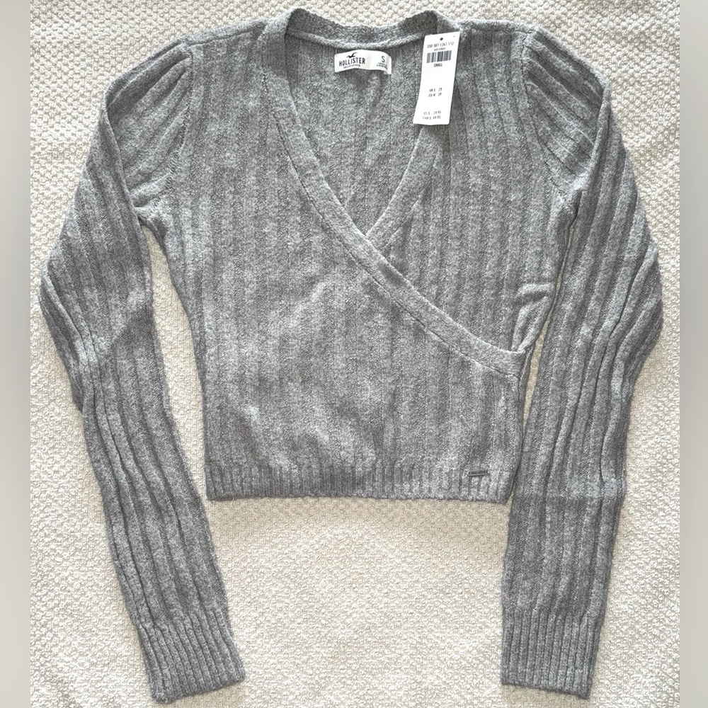 🌟NWT🌟Hollister Cropped Fitted Sweater